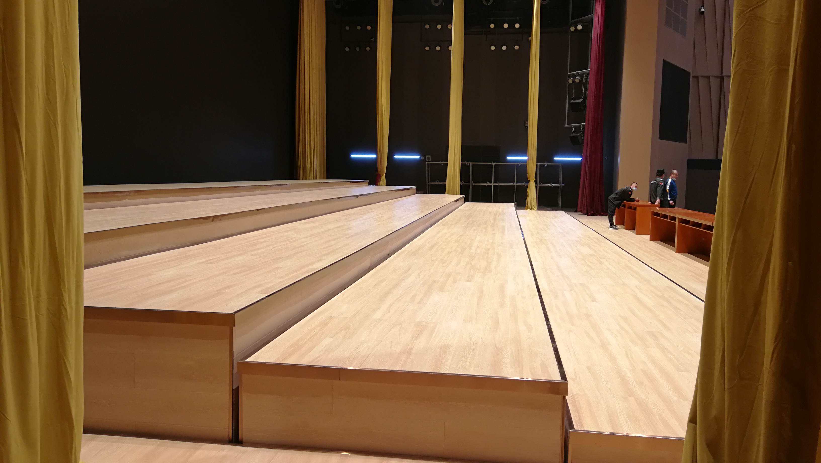 山東濱州市黃河三角洲農(nóng)產(chǎn)品交易服務(wù)中心劇場順利竣工